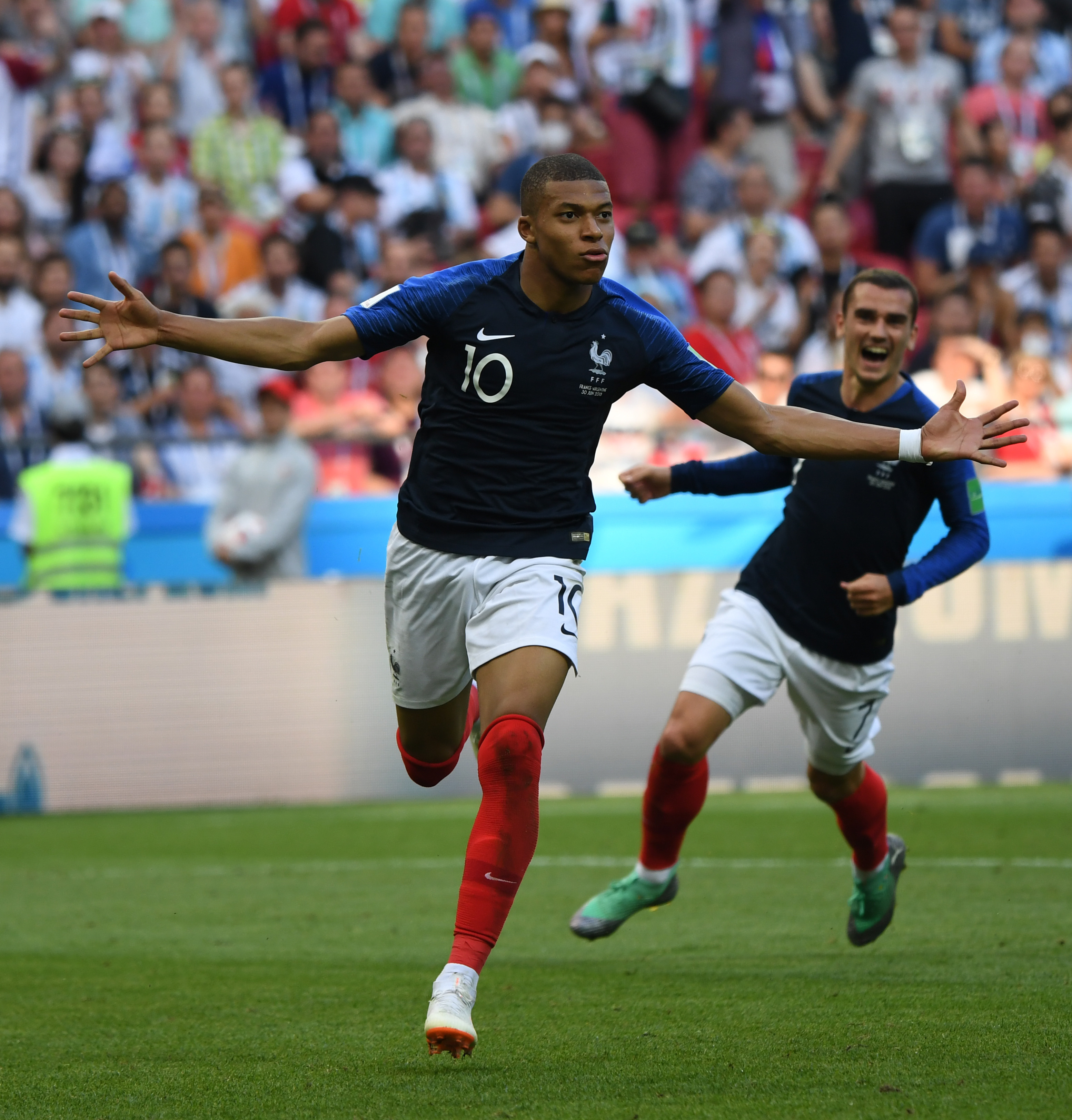 TES遭AL横扫零封 Kanavi哑火暴露战队致命短板