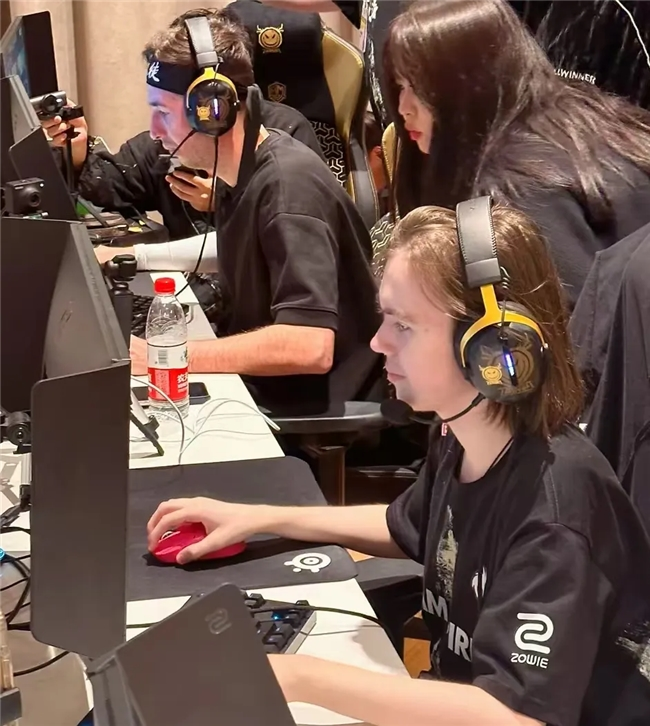 Bad News Eagles 再次宣布解散